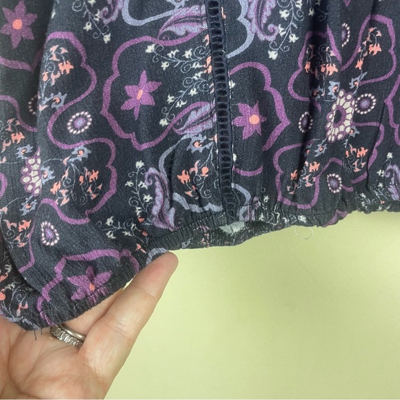 NWT Bloomfield Surplice Oversized Fabric and Lace Top Elastic at Waist Sz Medium - Picture 7 of 10